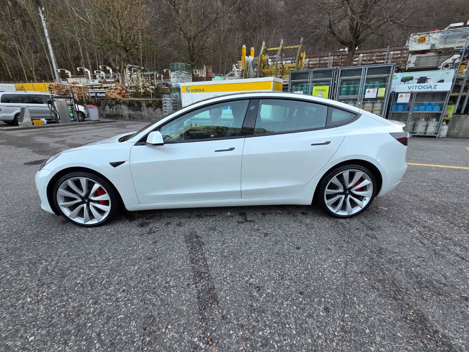 TESLA Model 3 Performance Dual Motor AWD-image-1