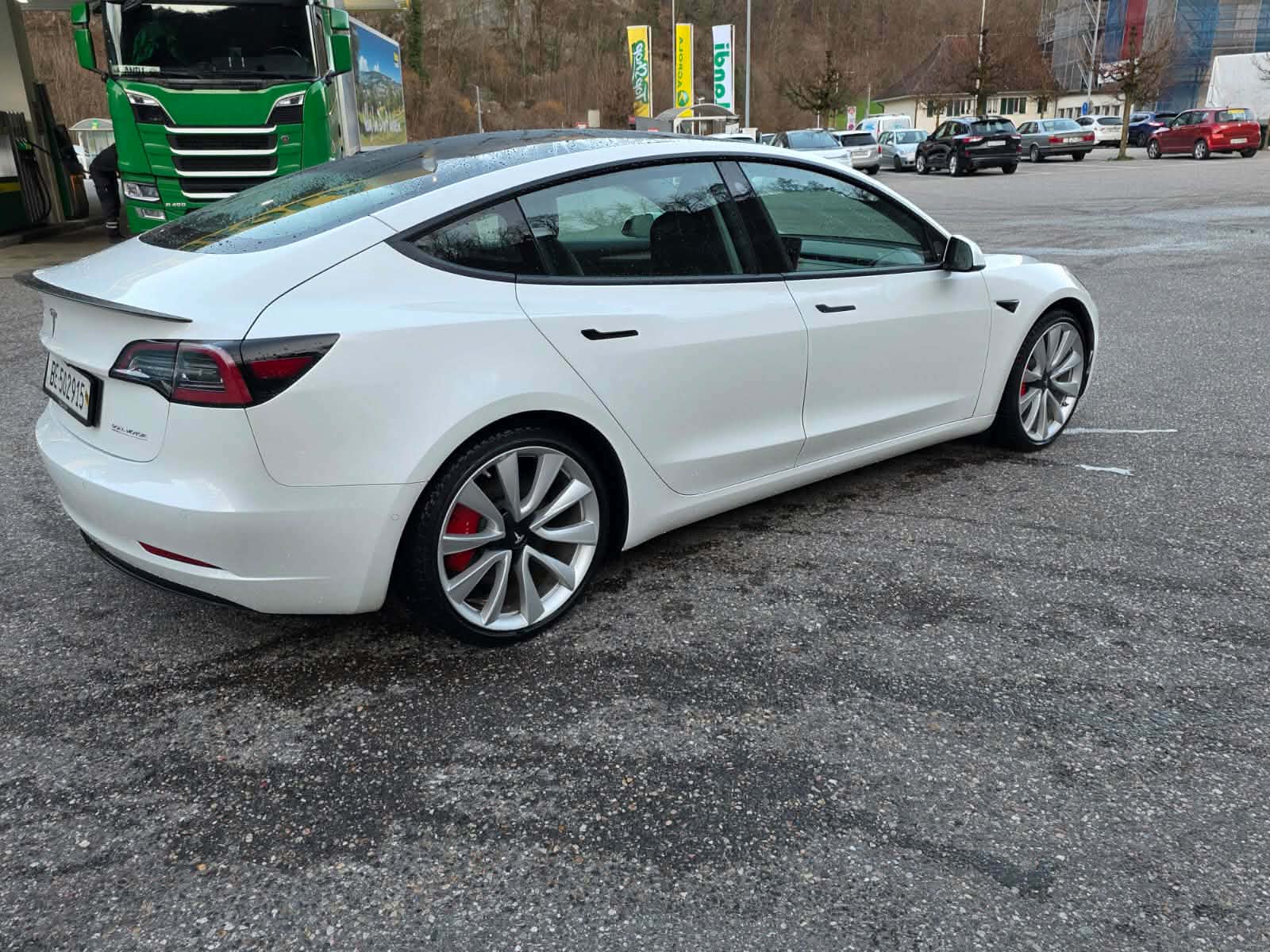 TESLA Model 3 Performance Dual Motor AWD-image-8