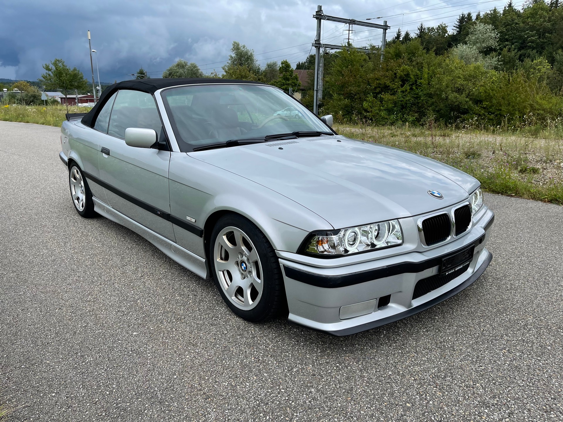 BMW 318i Cabrio-image-1