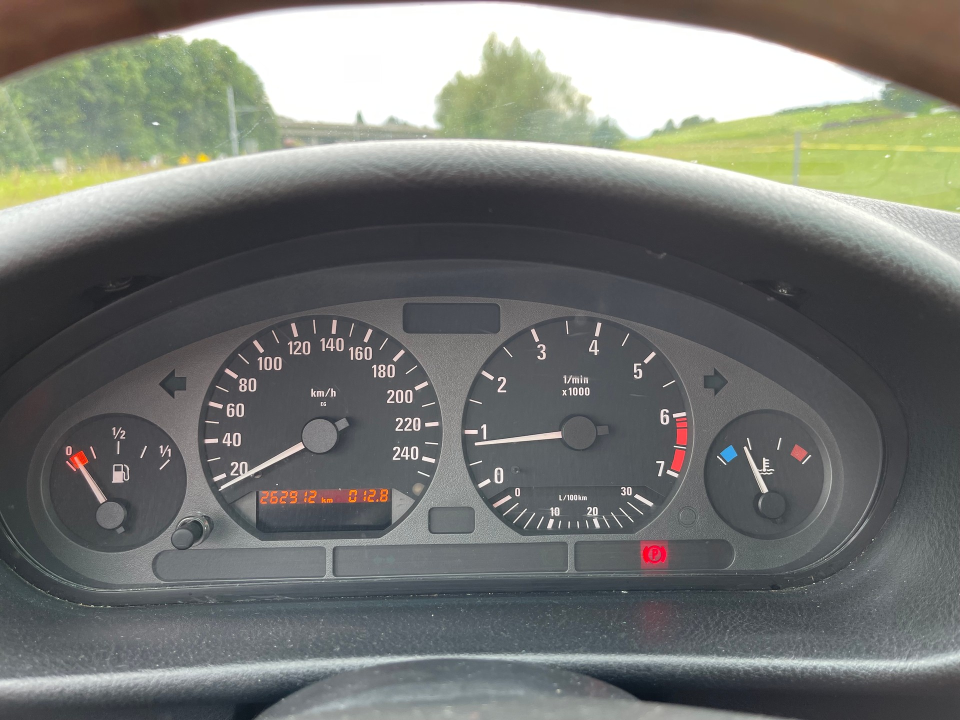 BMW 318i Cabrio-image-7