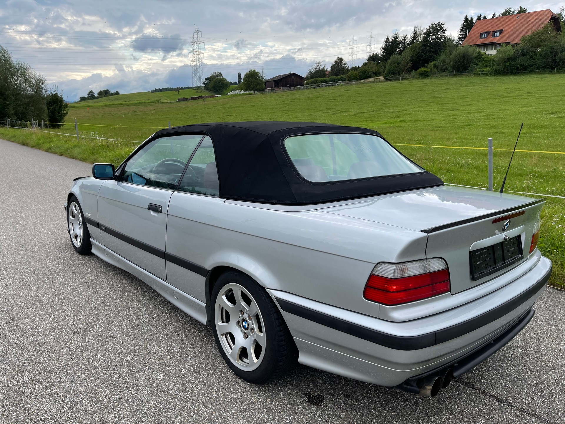 BMW 318i Cabrio-image-4