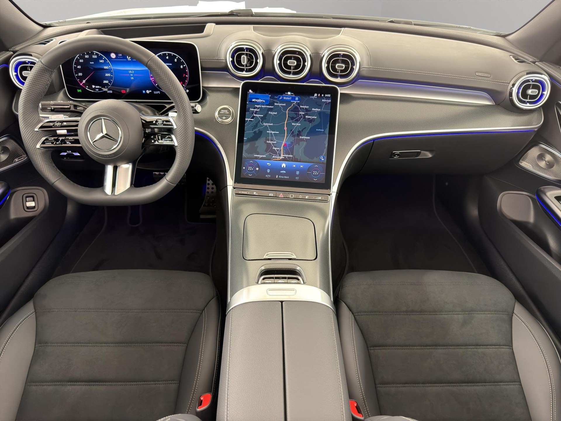 MERCEDES-BENZ CLE 200 AMG Line 4matic Cabriolet-image-9