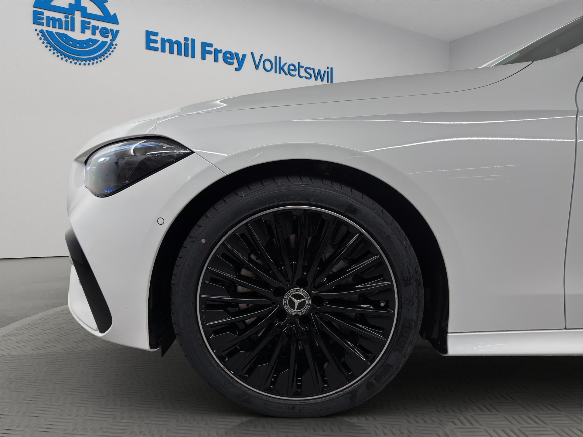 MERCEDES-BENZ CLE 200 AMG Line 4matic Cabriolet-image-4