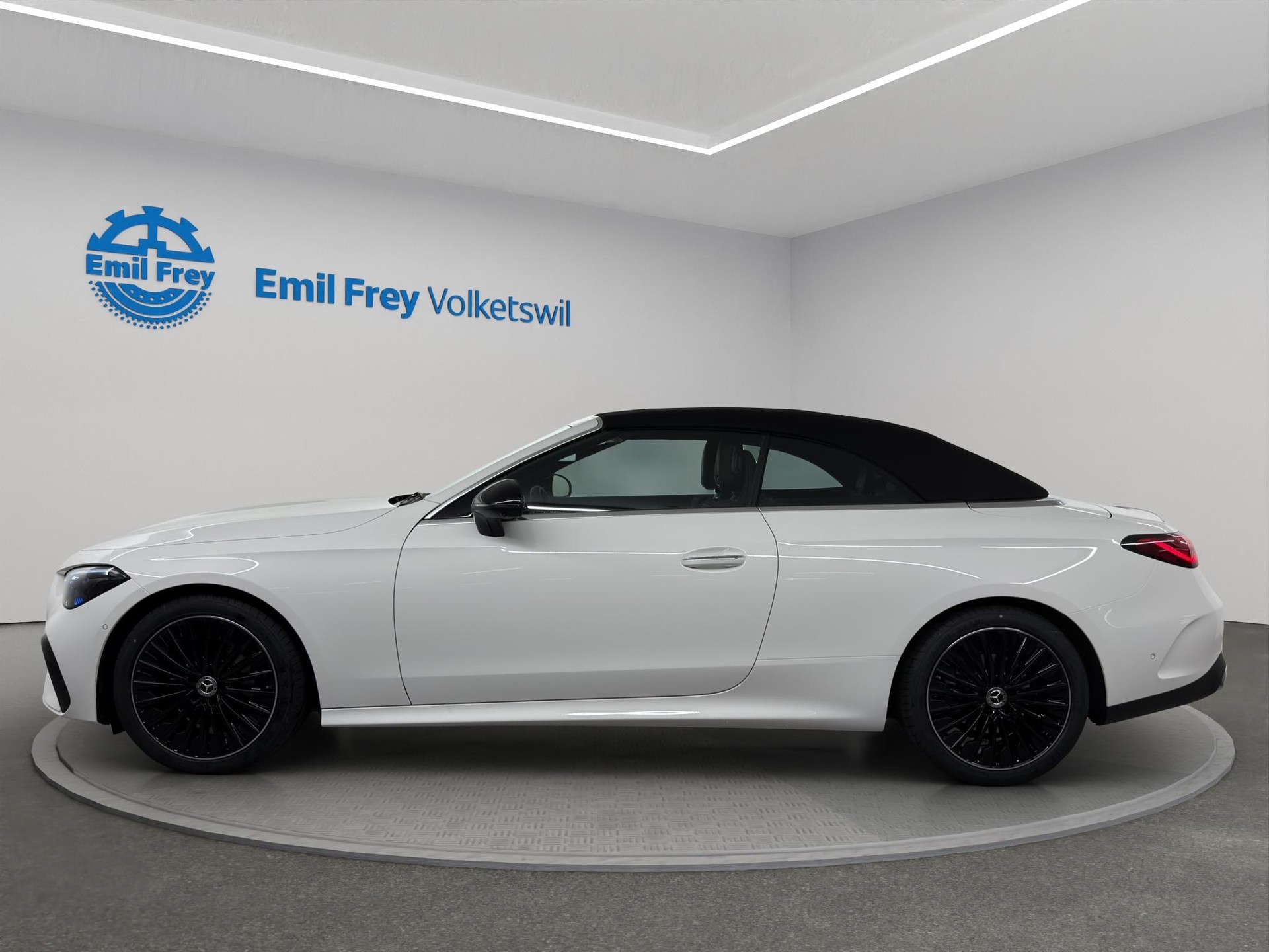 MERCEDES-BENZ CLE 200 AMG Line 4matic Cabriolet-showroom-element-2