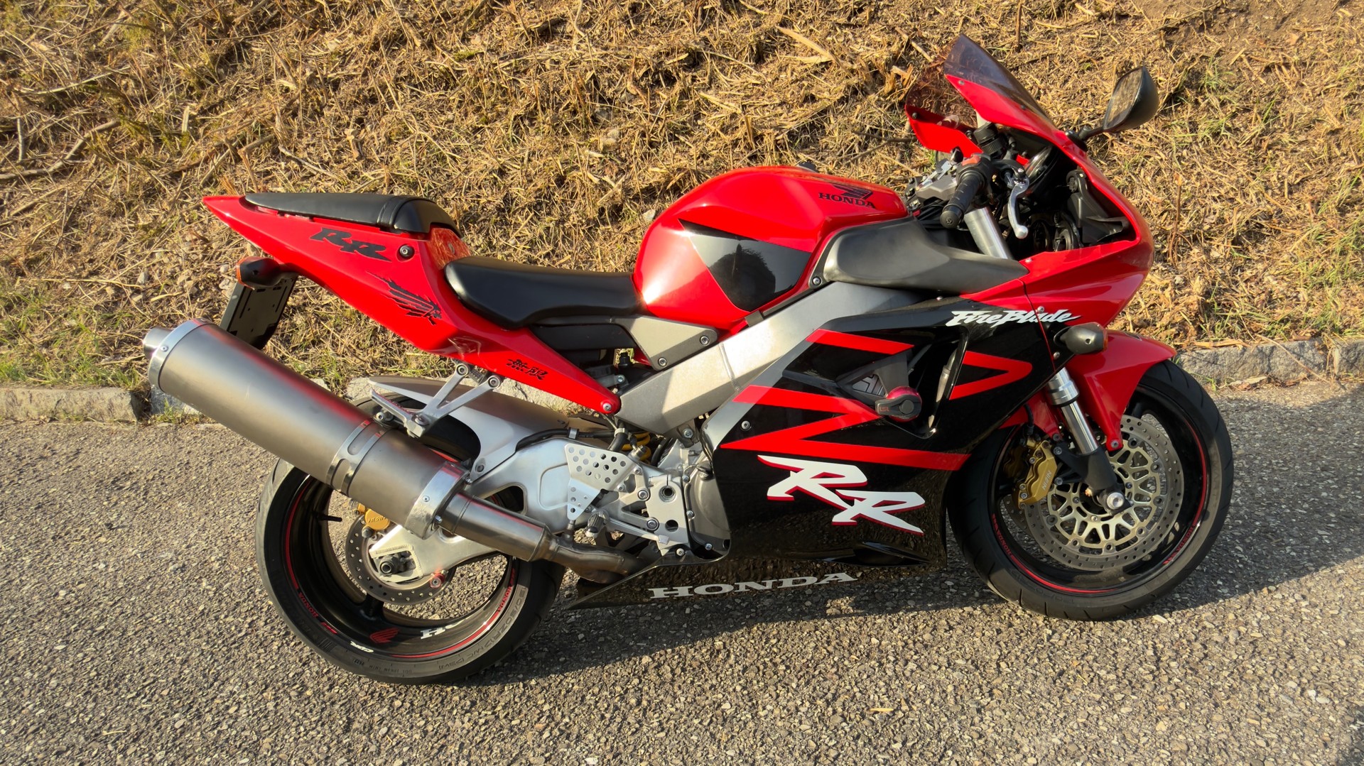 HONDA CBR 900 RR Fireblade FI-image-0