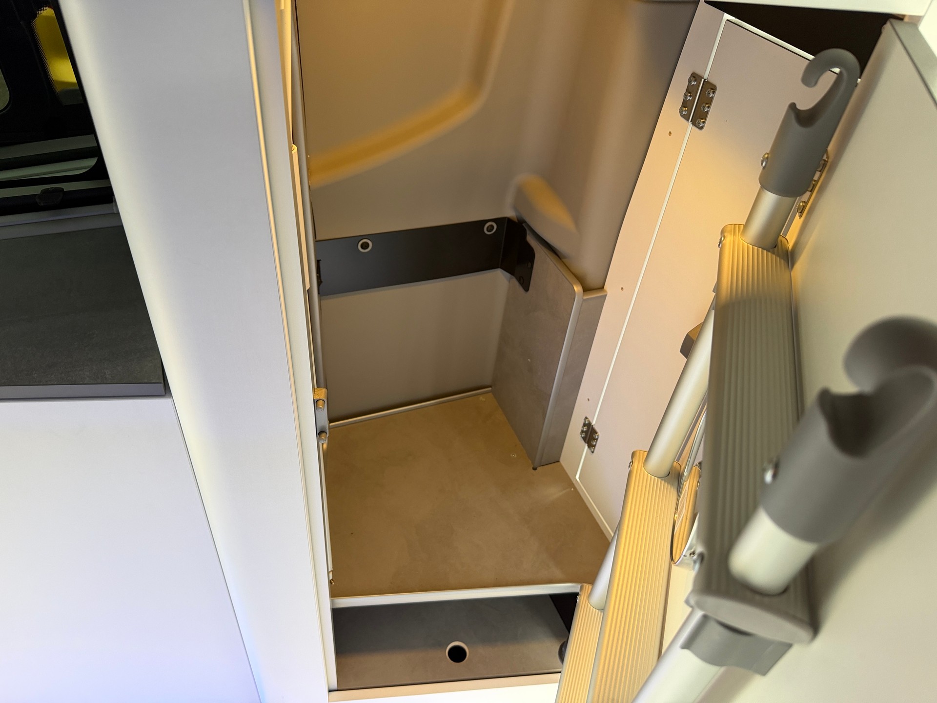 FORD New Nugget Titanium L1 2.0 tdi 170 PS AT8 WESTFALIA-image-9