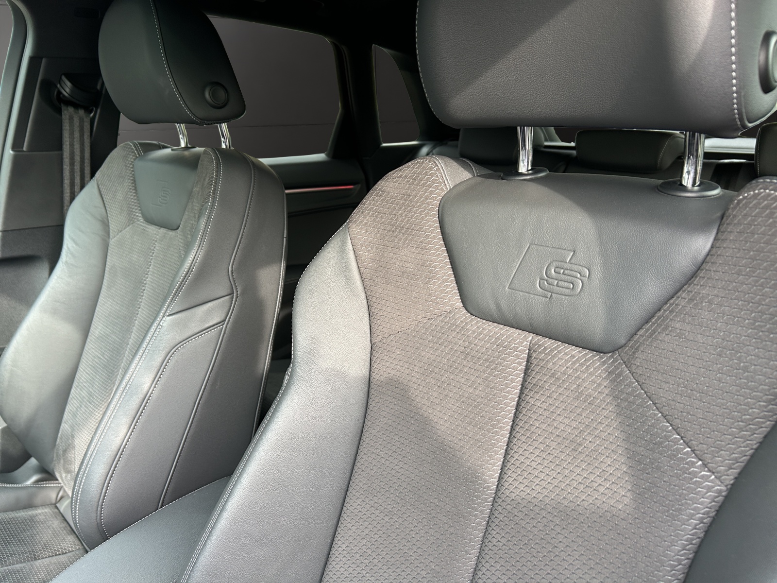 AUDI Q3 35 TFSI S line Attraction S-tronic-image-22