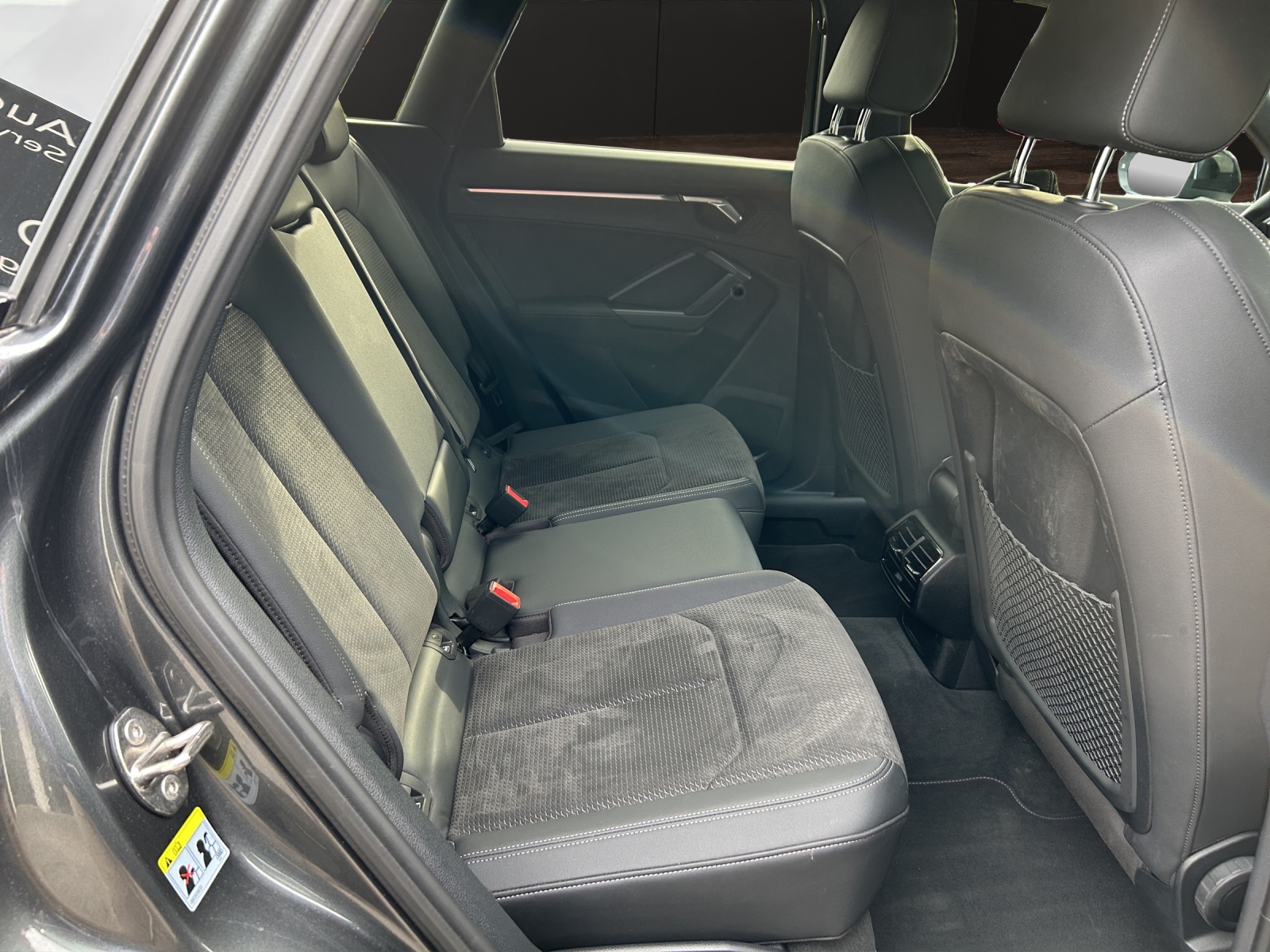 AUDI Q3 35 TFSI S line Attraction S-tronic-image-16