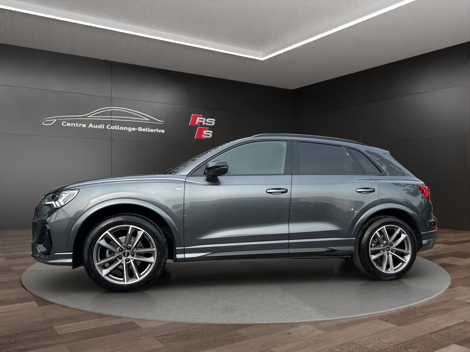 AUDI Q3 35 TFSI S line Attraction S-tronic-showroom-element-2