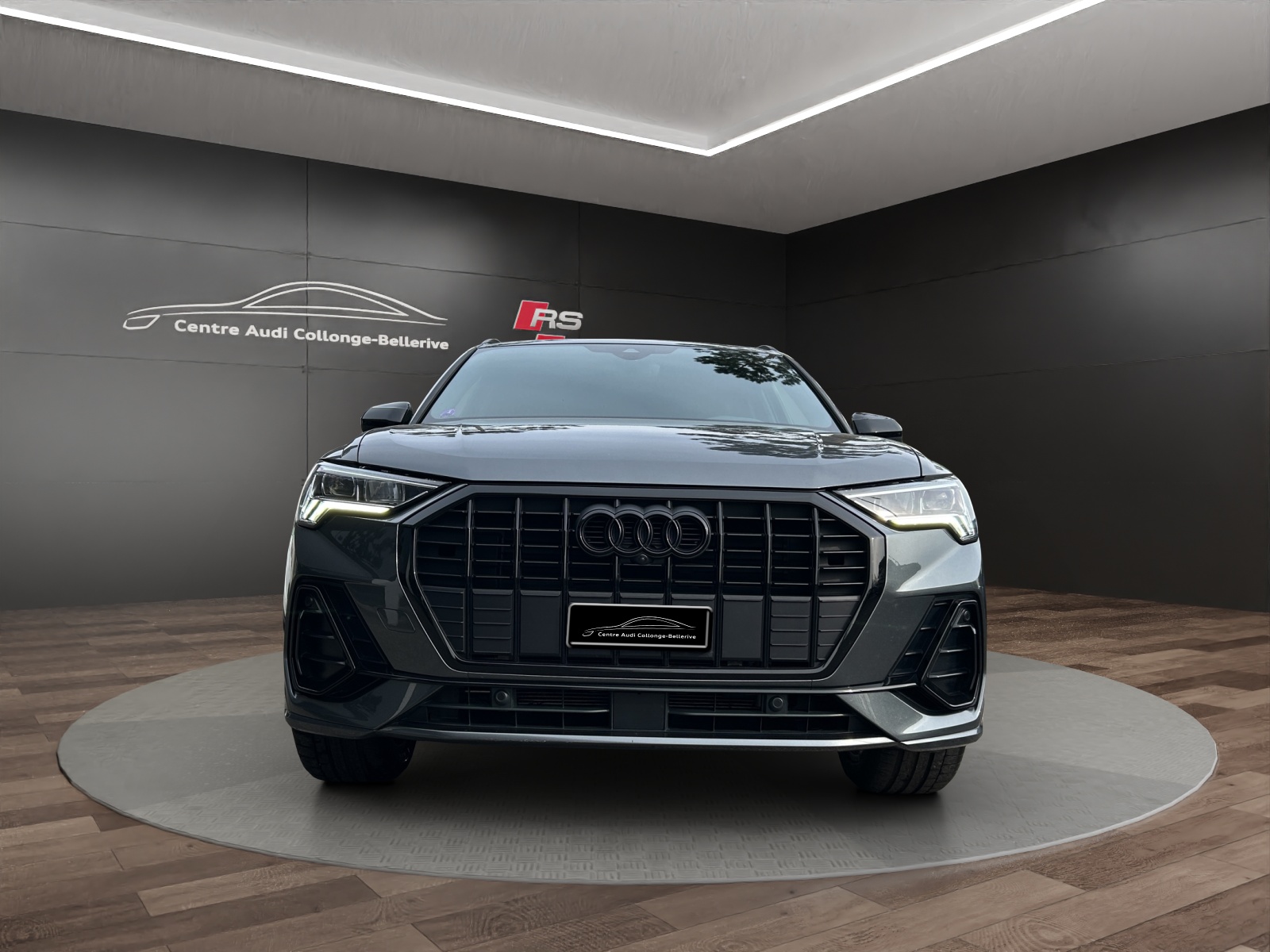 AUDI Q3 35 TFSI S line Attraction S-tronic-showroom-element-1