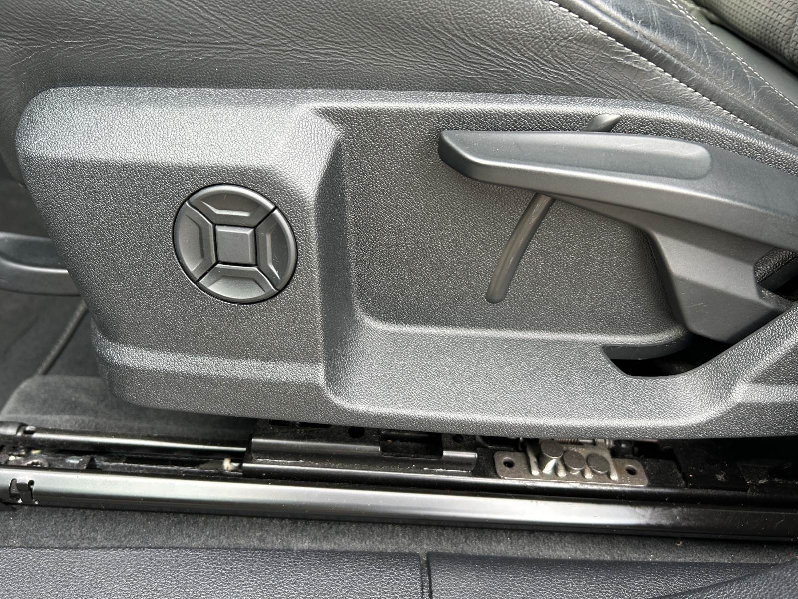 AUDI Q3 35 TFSI S line Attraction S-tronic-image-18