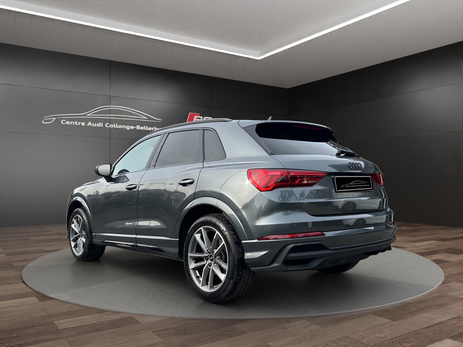 AUDI Q3 35 TFSI S line Attraction S-tronic-showroom-element-3