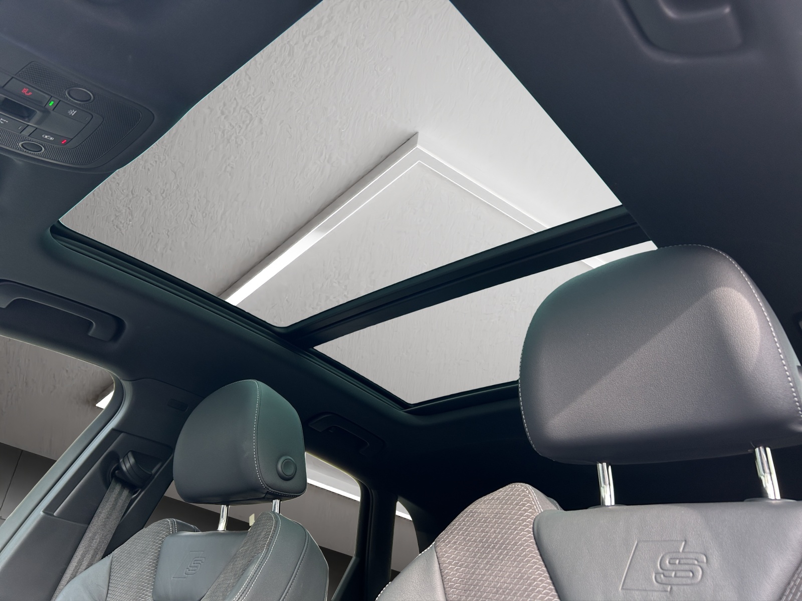 AUDI Q3 35 TFSI S line Attraction S-tronic-image-23