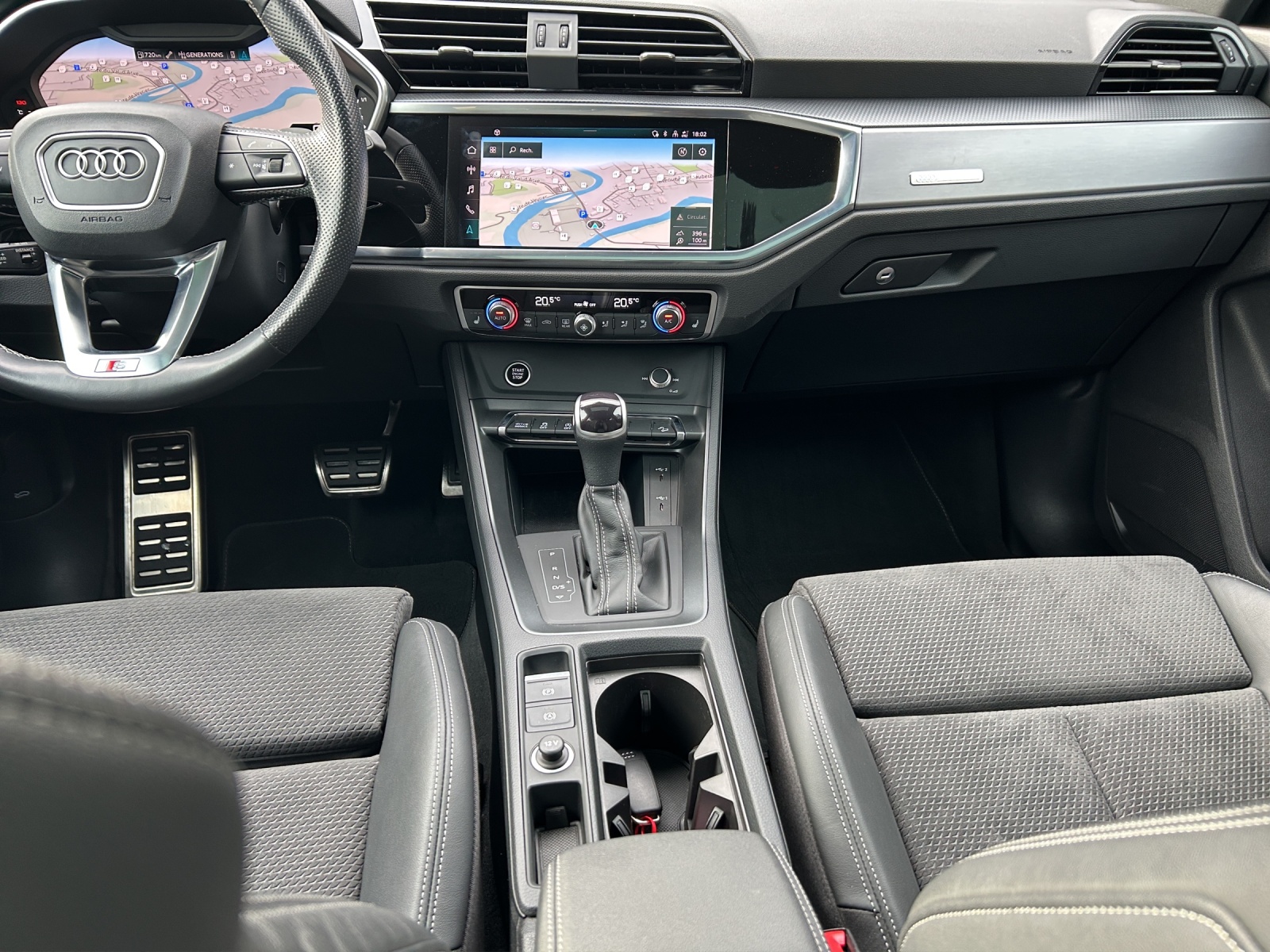 AUDI Q3 35 TFSI S line Attraction S-tronic-image-13