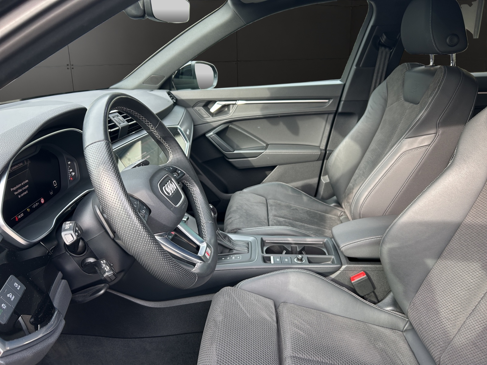 AUDI Q3 35 TFSI S line Attraction S-tronic-image-8