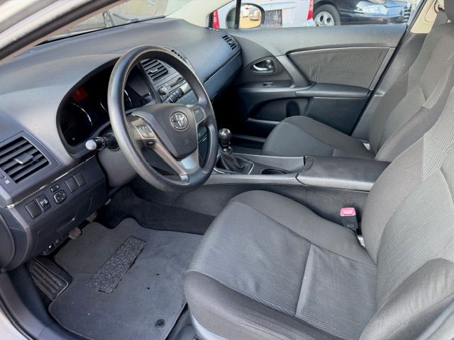TOYOTA Avensis Sportswagon 1.8 Linea Terra-image-10