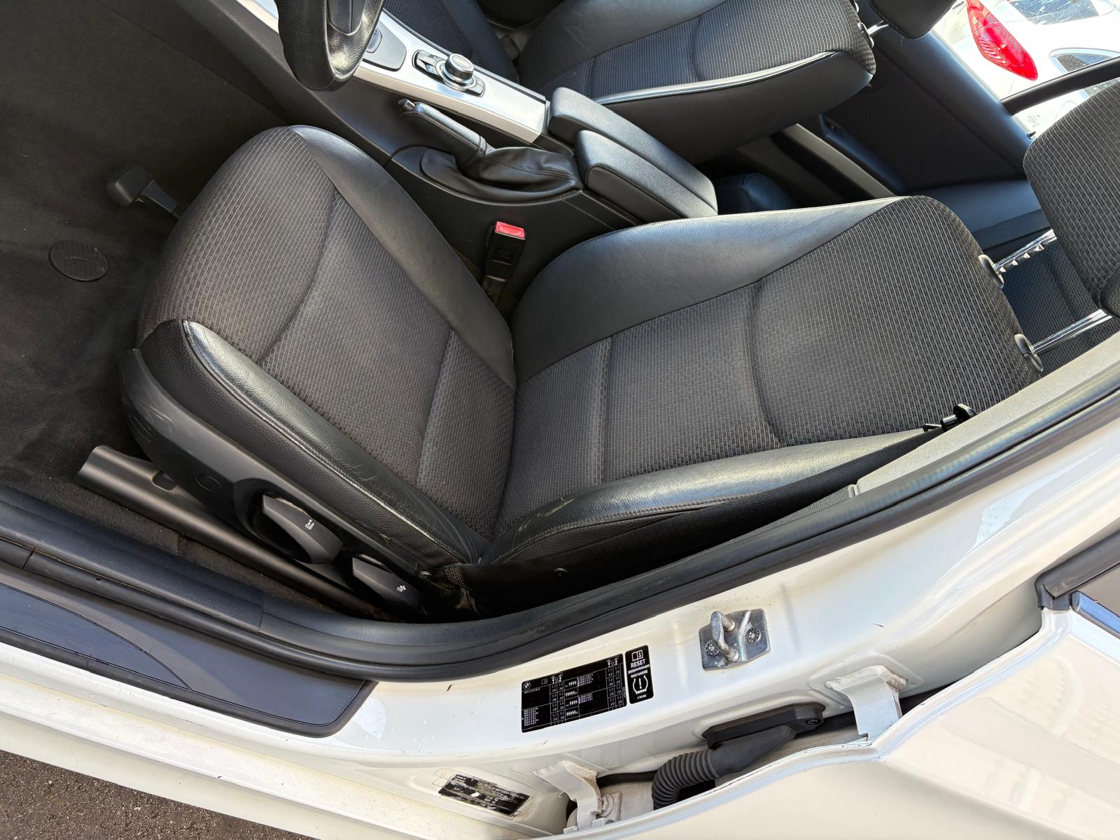 BMW 320d xDrive Touring Dynamic Edition Steptronic-image-6