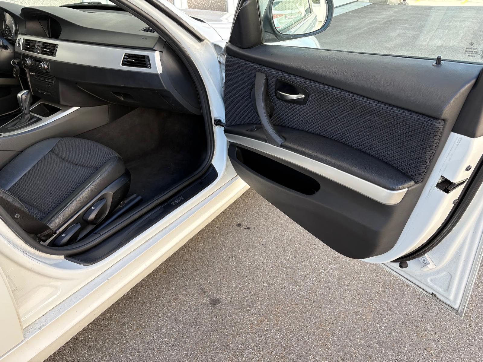 BMW 320d xDrive Touring Dynamic Edition Steptronic-image-8