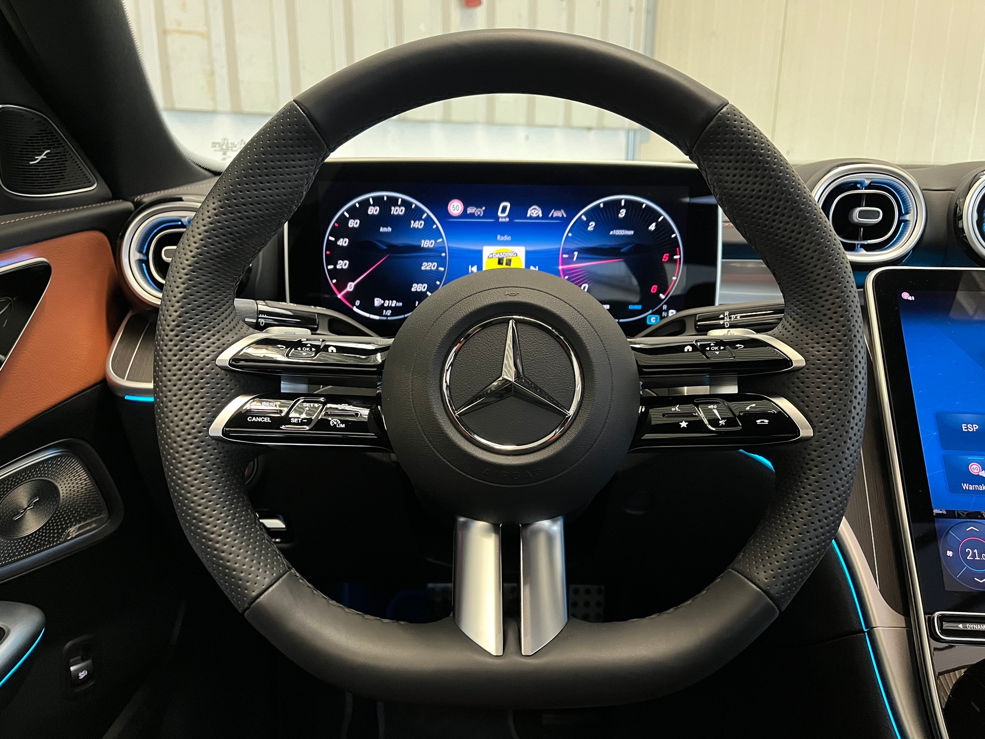 MERCEDES-BENZ C 300 d 4 Matic Limousine AMG-Styling-image-14