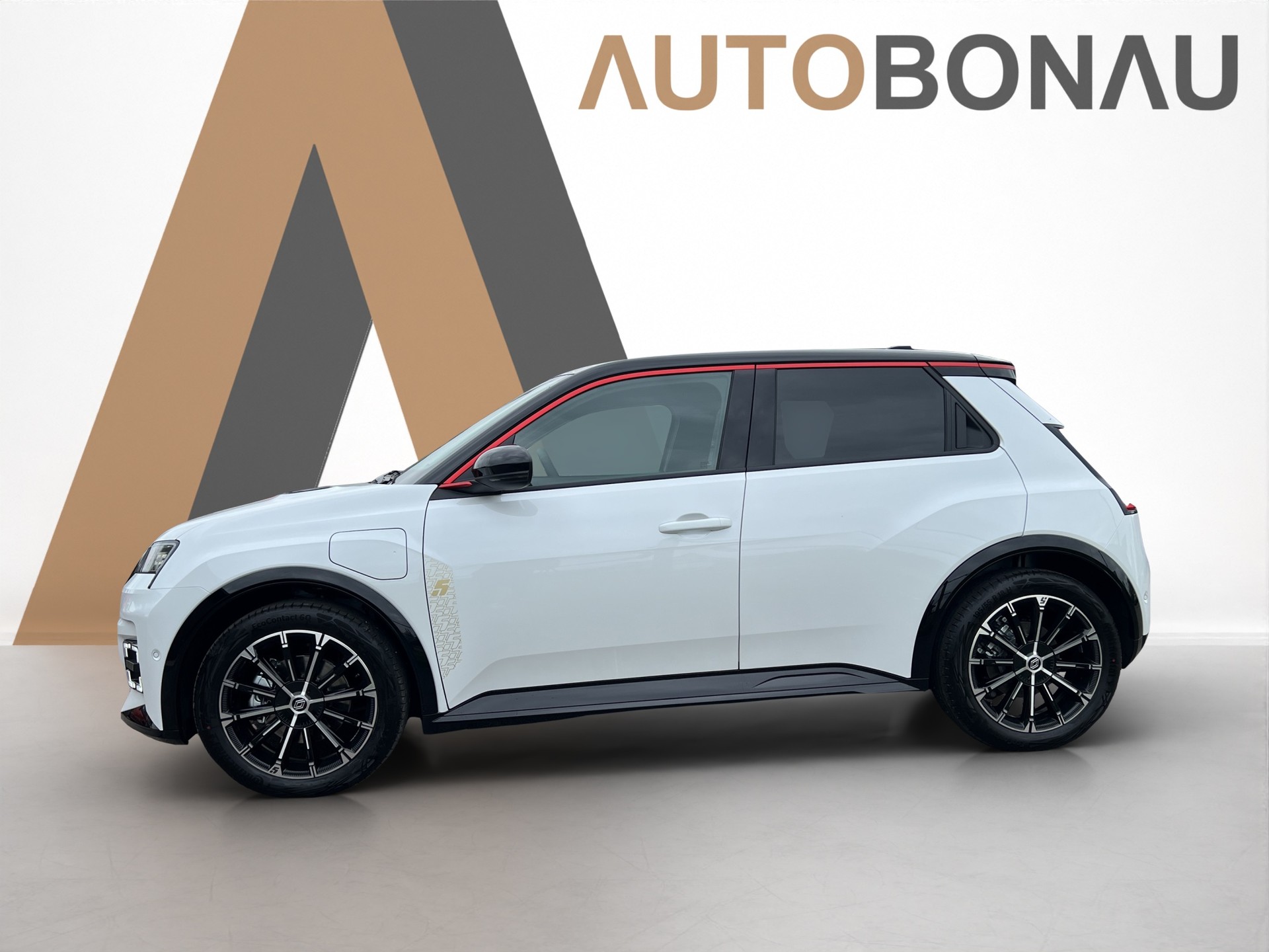 RENAULT R5 E-Tech Comfort Range iconic five-showroom-element-1