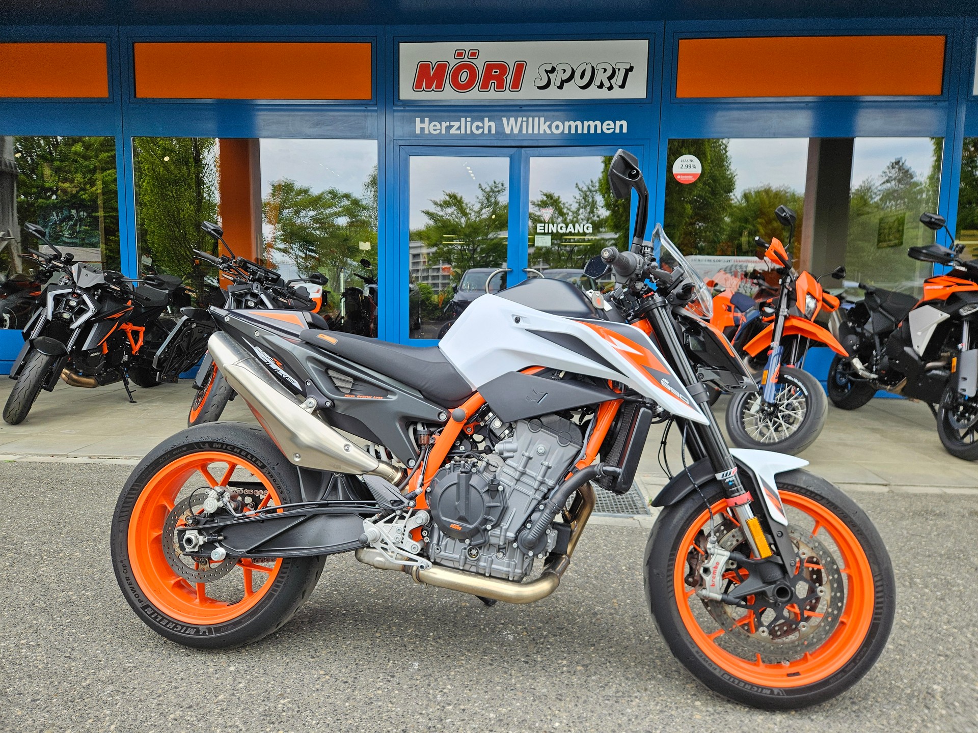 KTM 890 Duke R-image-0