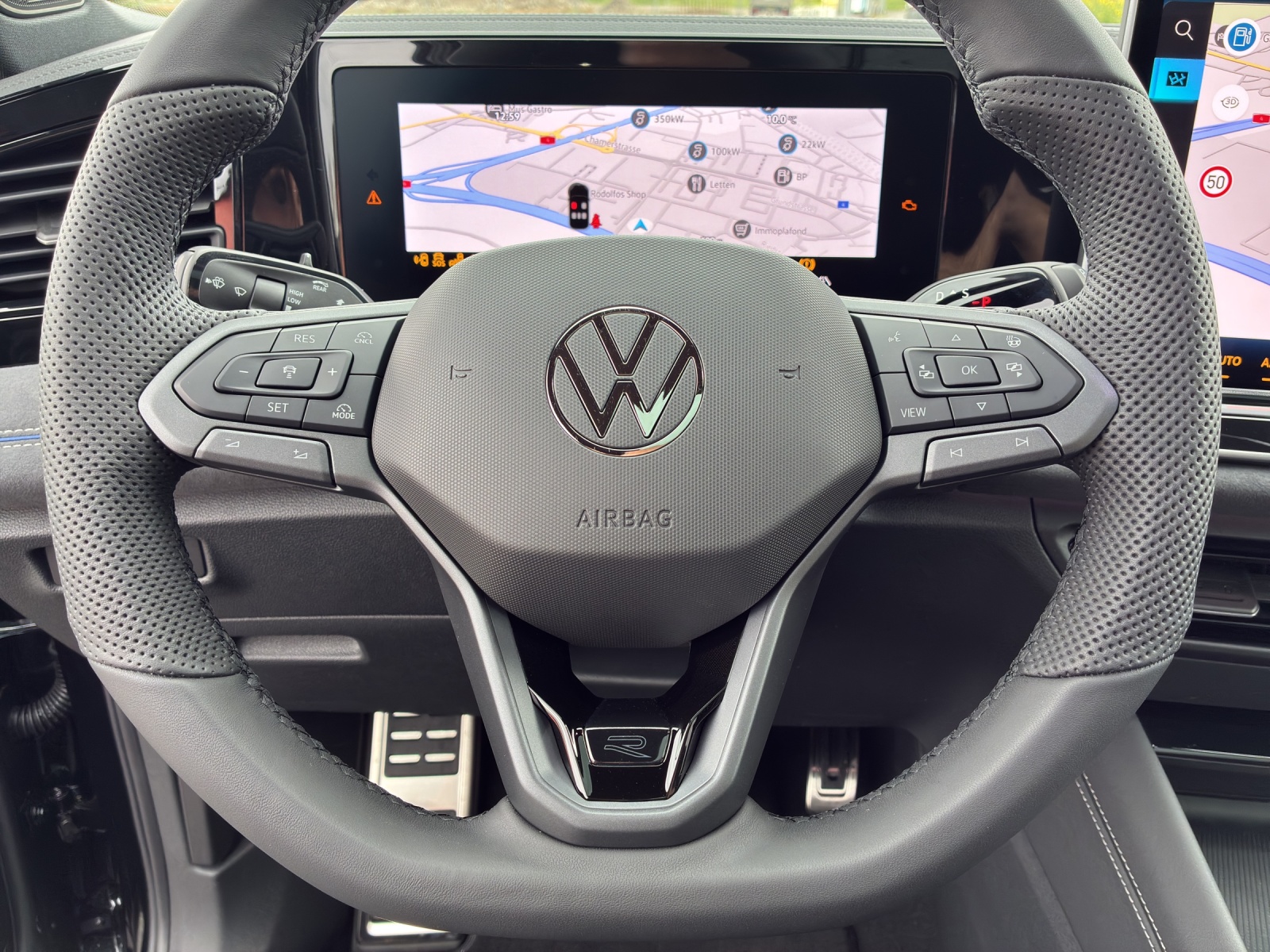 VW Tiguan R-Line Plus-image-14