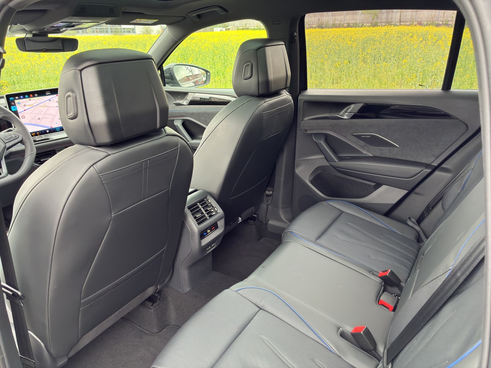 VW Tiguan R-Line Plus-image-17