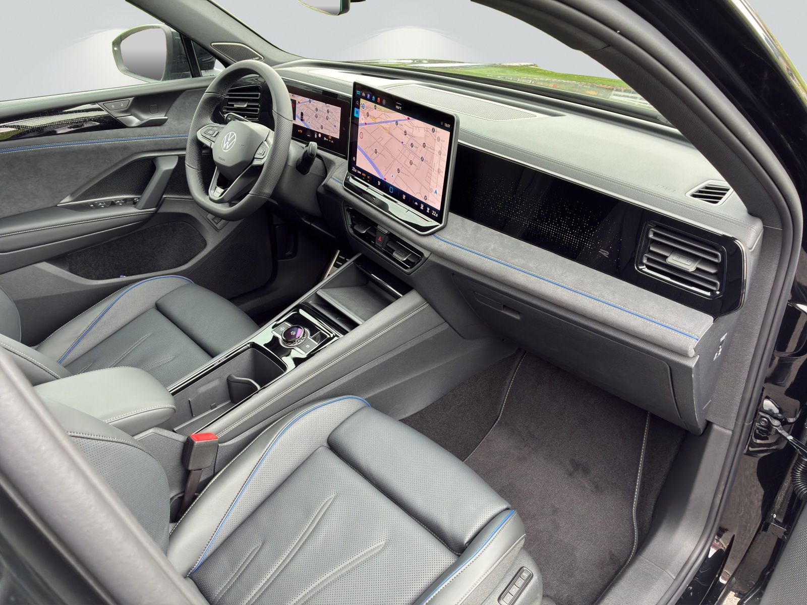 VW Tiguan R-Line Plus-image-7