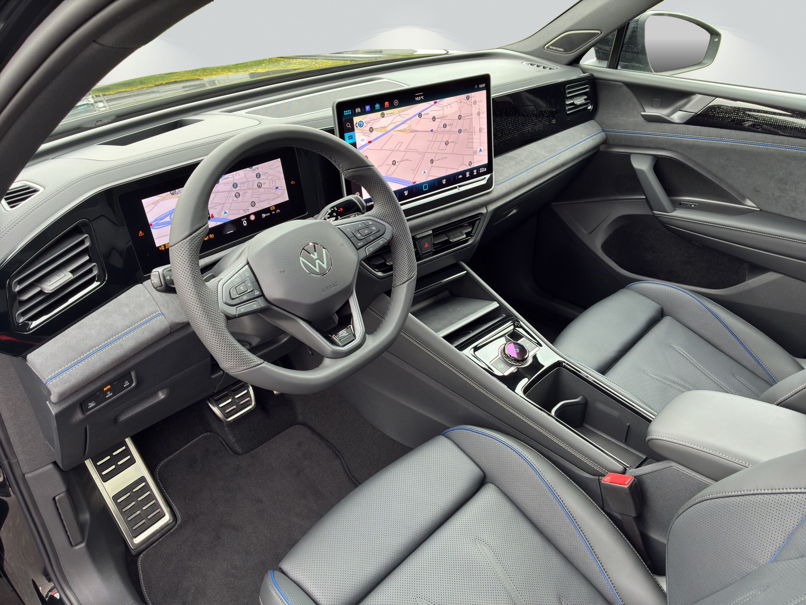 VW Tiguan R-Line Plus-image-4