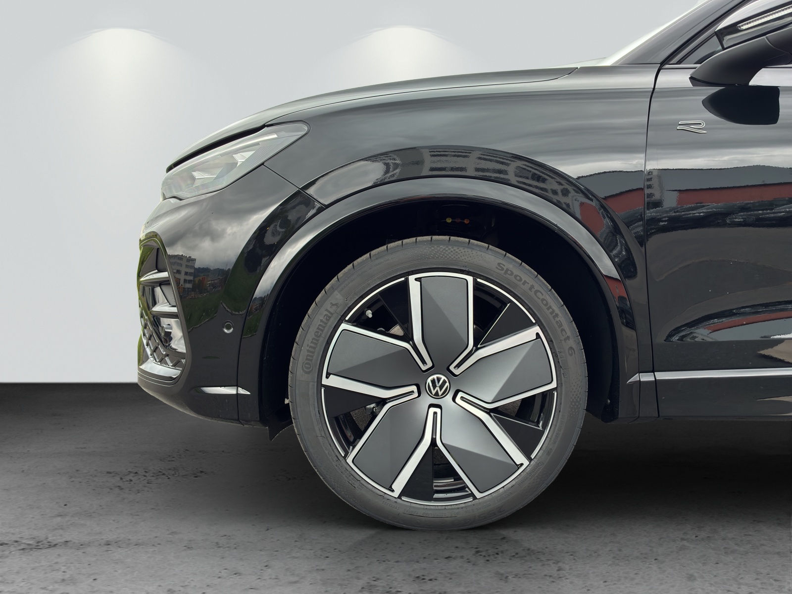 VW Tiguan R-Line Plus-image-10