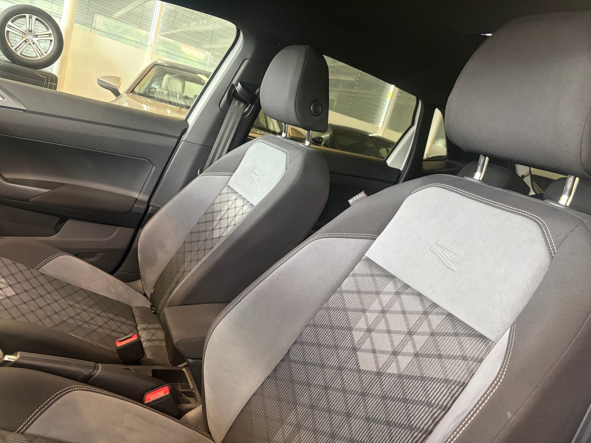 VW Polo 1.0 TSI R-Line DSG | CH | Adaptiver Tempomat ACC | Navi Discover Pro | Digital Cockpit Pro | Lane & Front Assist |-image-12