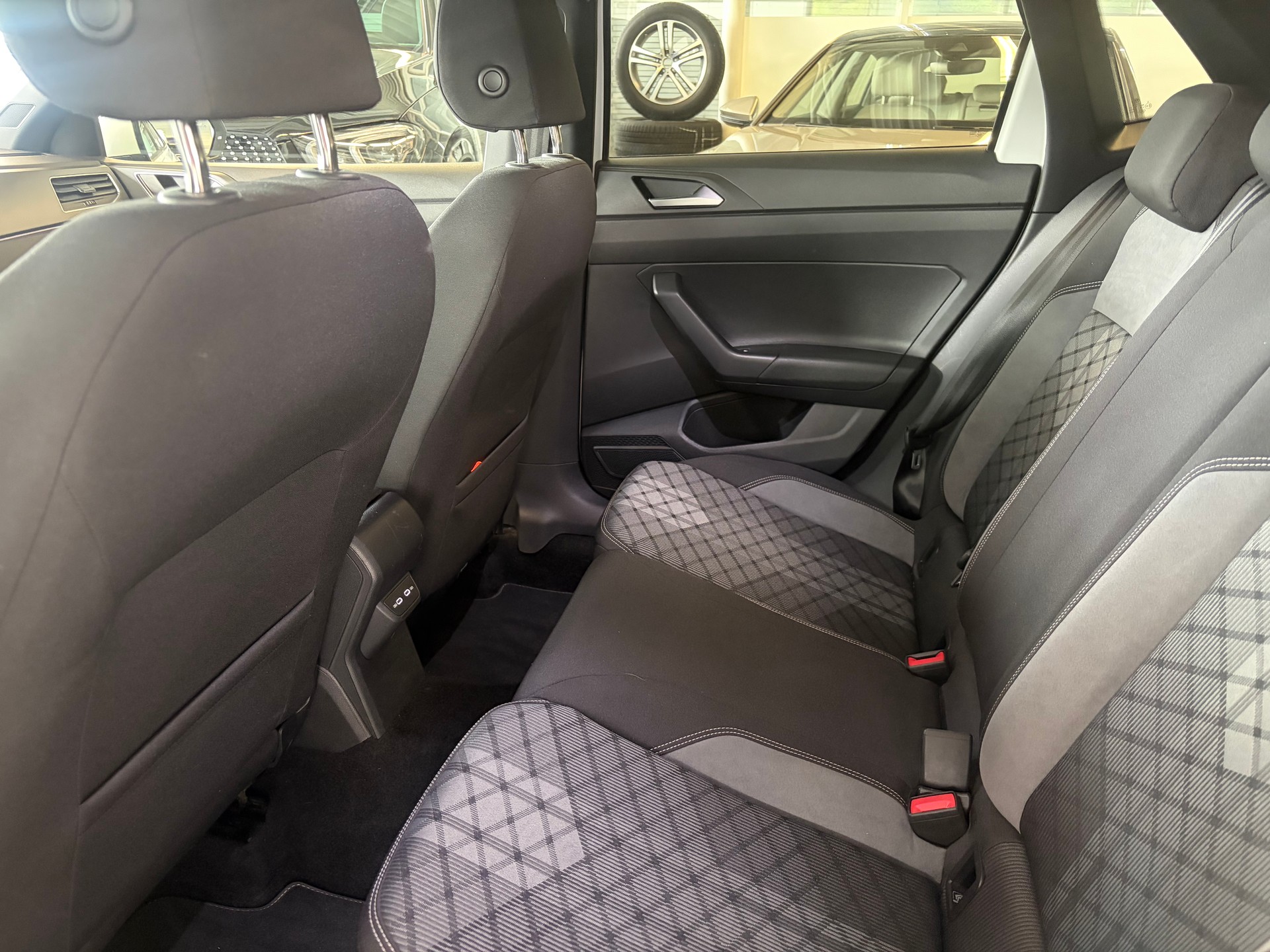 VW Polo 1.0 TSI R-Line DSG | CH | Adaptiver Tempomat ACC | Navi Discover Pro | Digital Cockpit Pro | Lane & Front Assist |-image-21