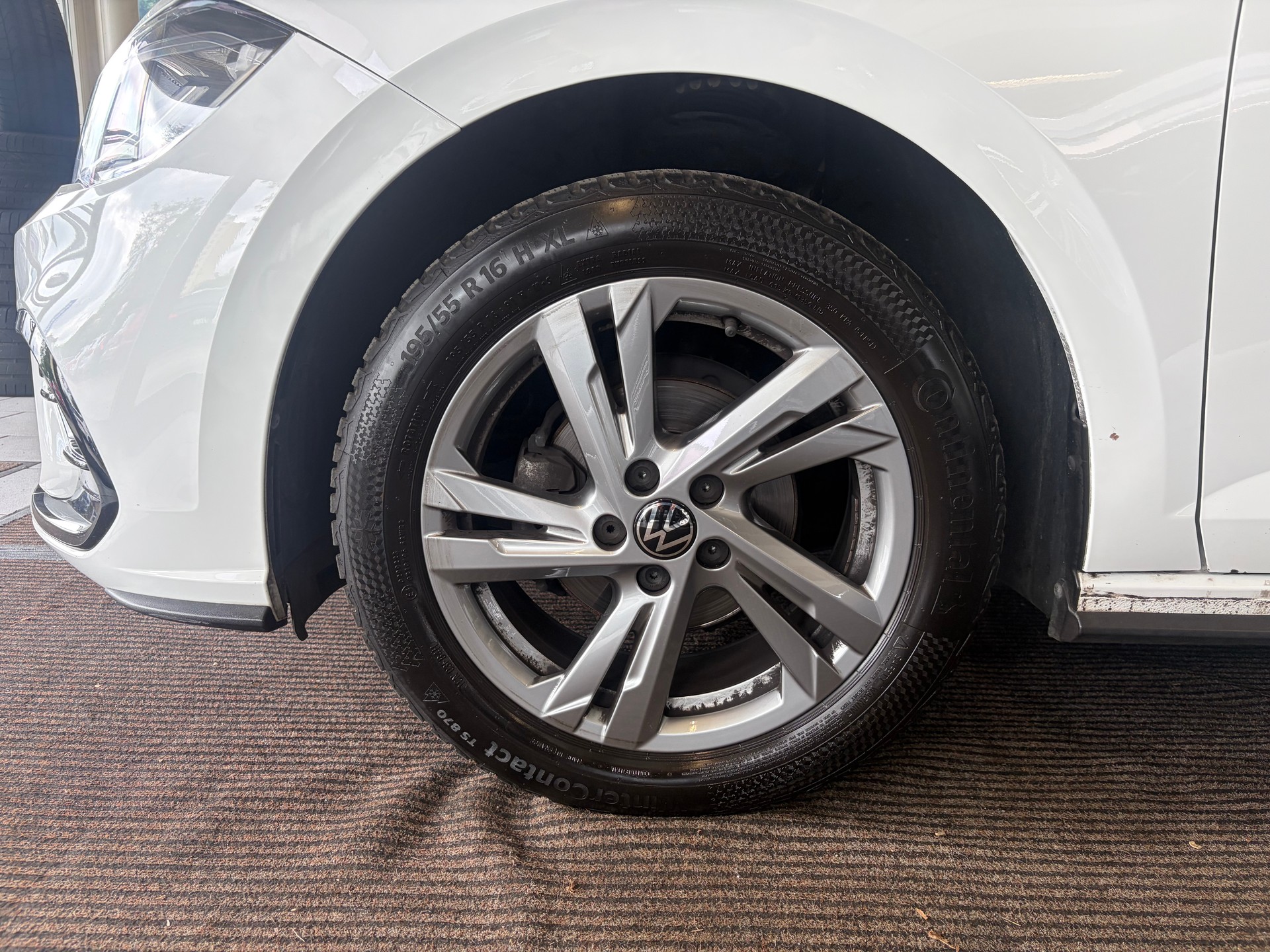 VW Polo 1.0 TSI R-Line DSG | CH | Adaptiver Tempomat ACC | Navi Discover Pro | Digital Cockpit Pro | Lane & Front Assist |-image-9