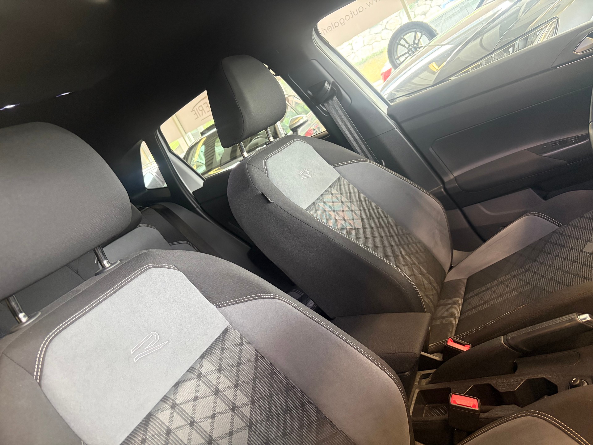 VW Polo 1.0 TSI R-Line DSG | CH | Adaptiver Tempomat ACC | Navi Discover Pro | Digital Cockpit Pro | Lane & Front Assist |-image-30
