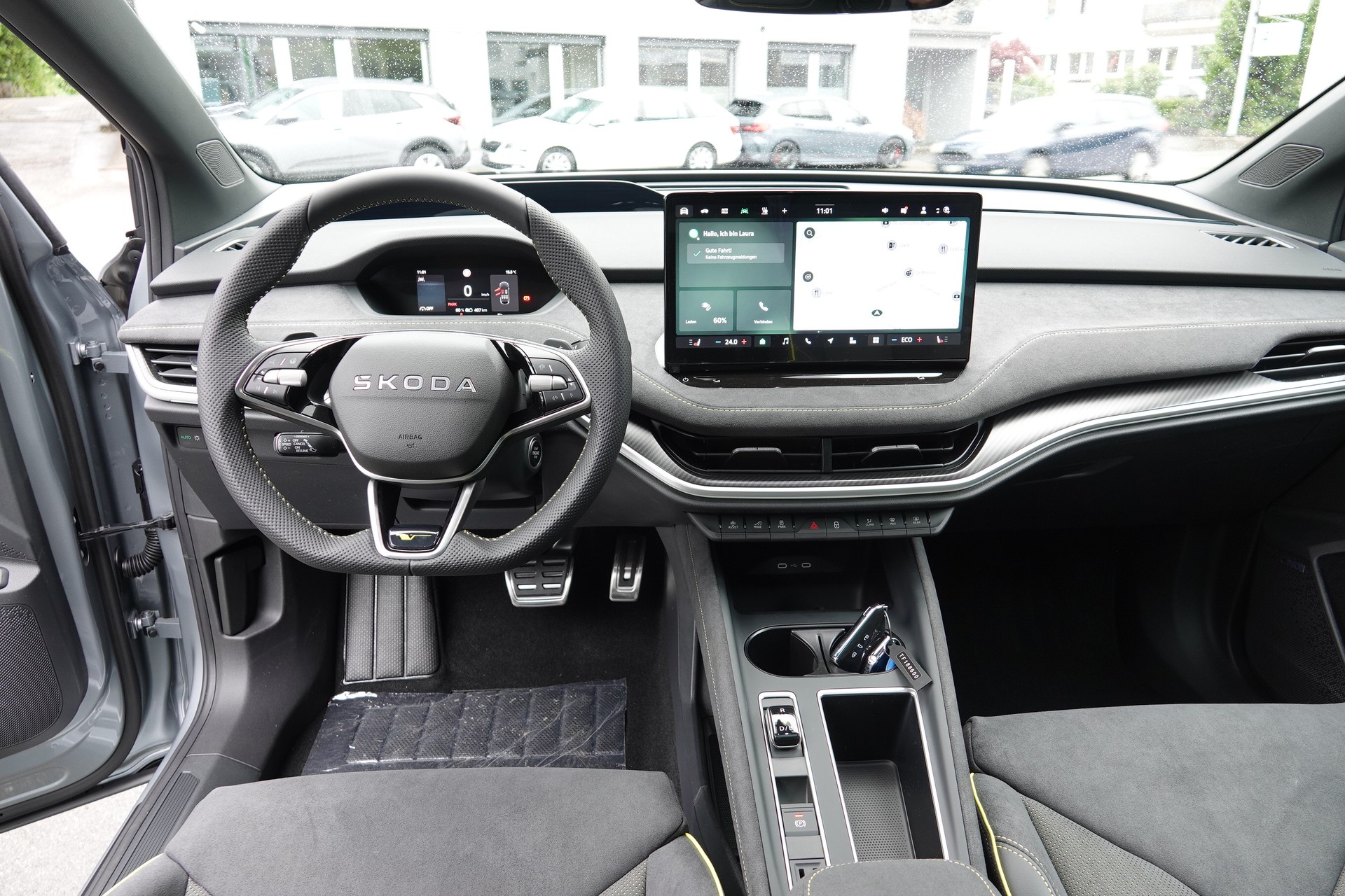 SKODA Enyaq RS 4x4-image-10
