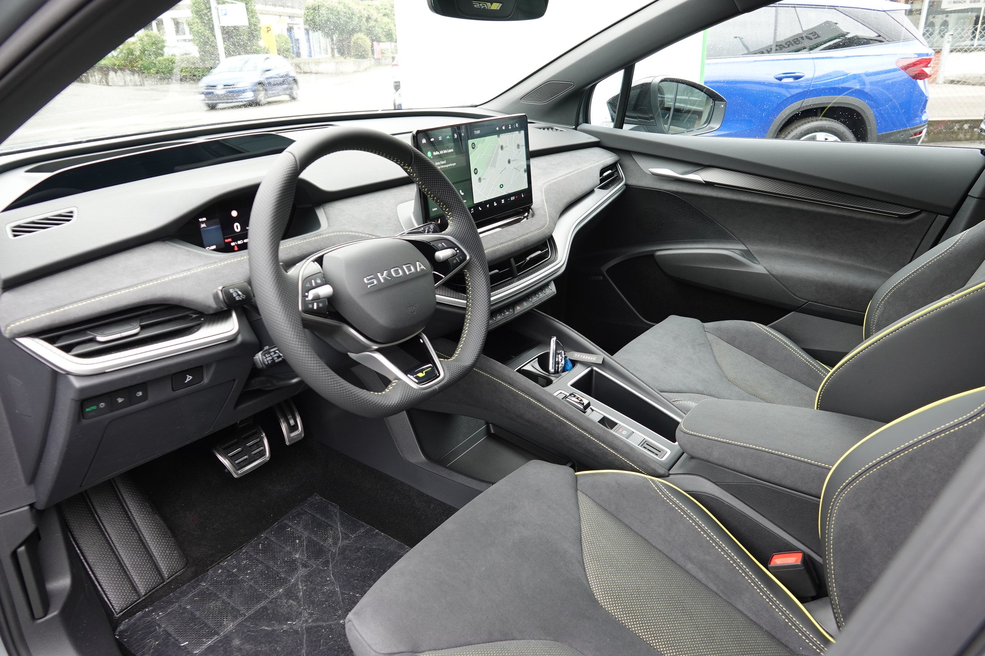 SKODA Enyaq RS 4x4-image-9