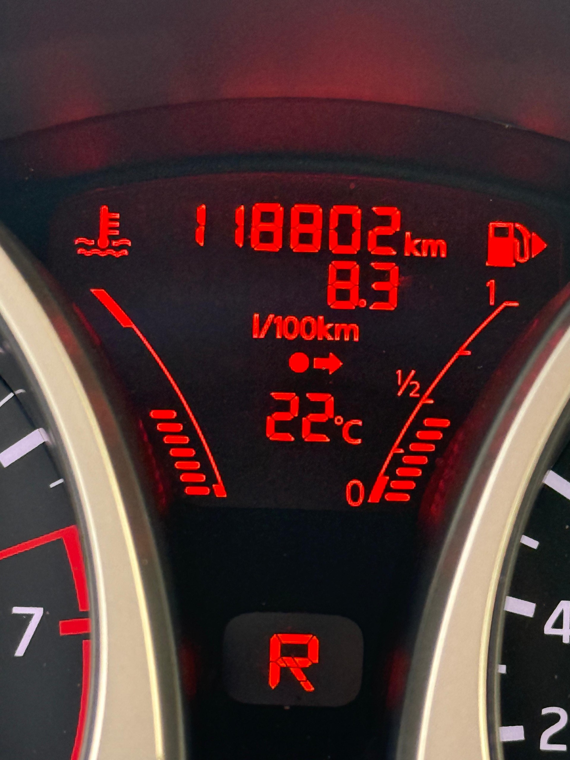 NISSAN Juke 1.6 DIG-T tekna 4x4 Xtronic M-CVT-image-10