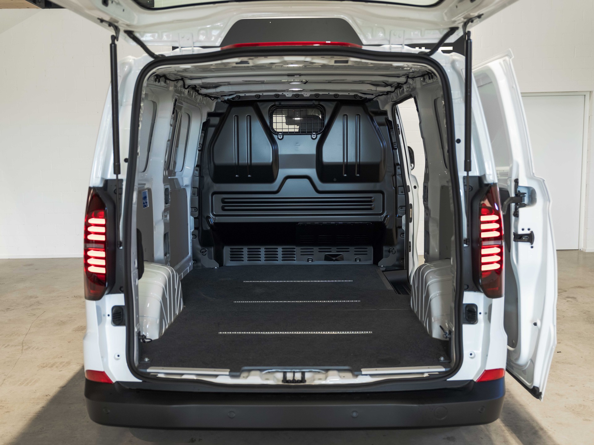 VW e-Transporter 63,8 kWh 5 Jahre oder 150'000km Werksgarantie-image-34