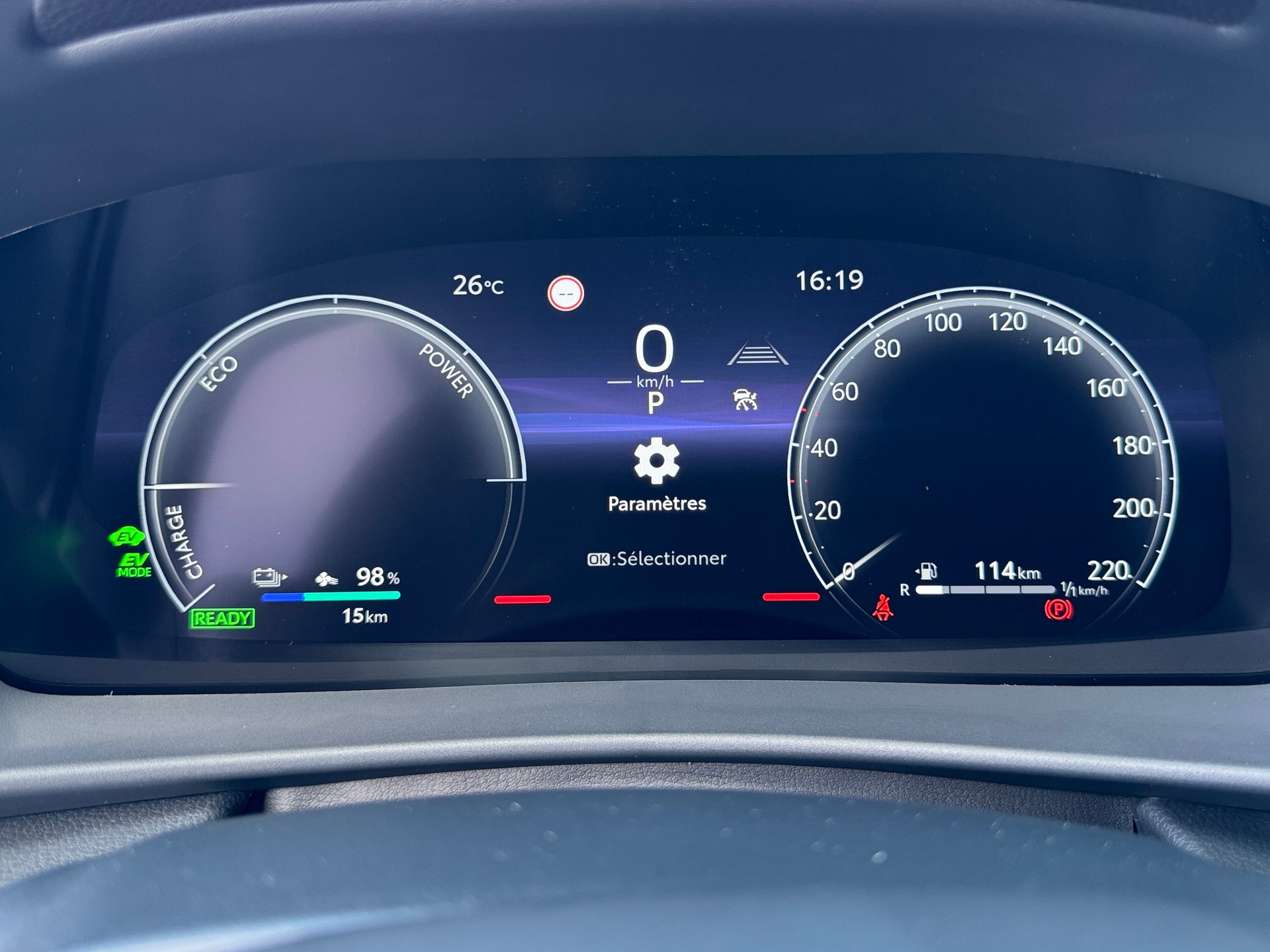 TOYOTA C-HR 2.0 PHEV CVT Swiss Edition-image-14