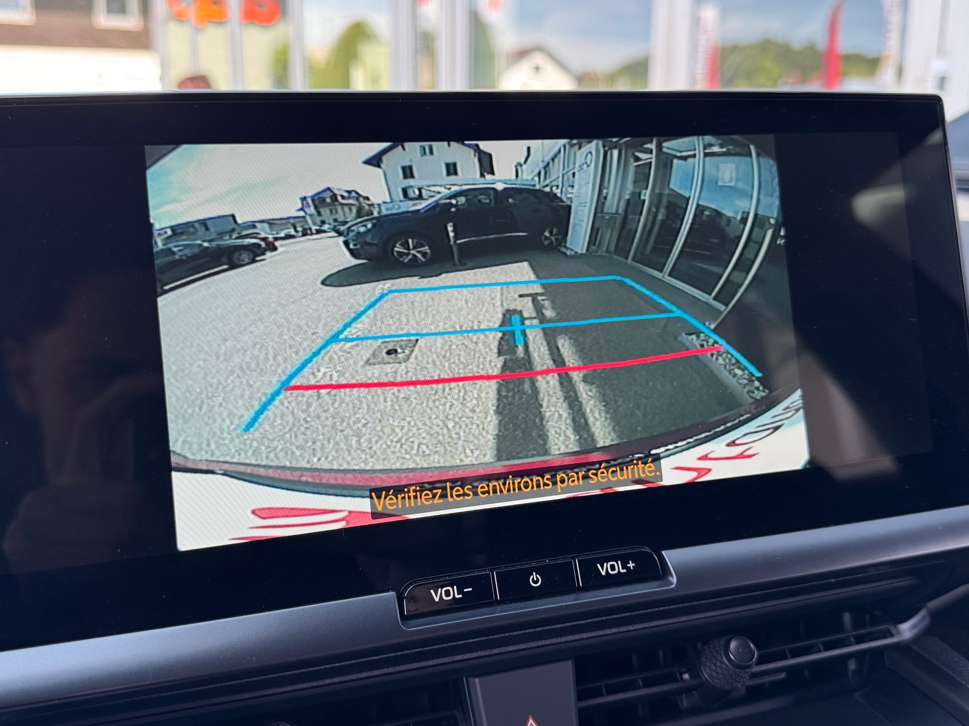 TOYOTA C-HR 2.0 PHEV CVT Swiss Edition-image-20