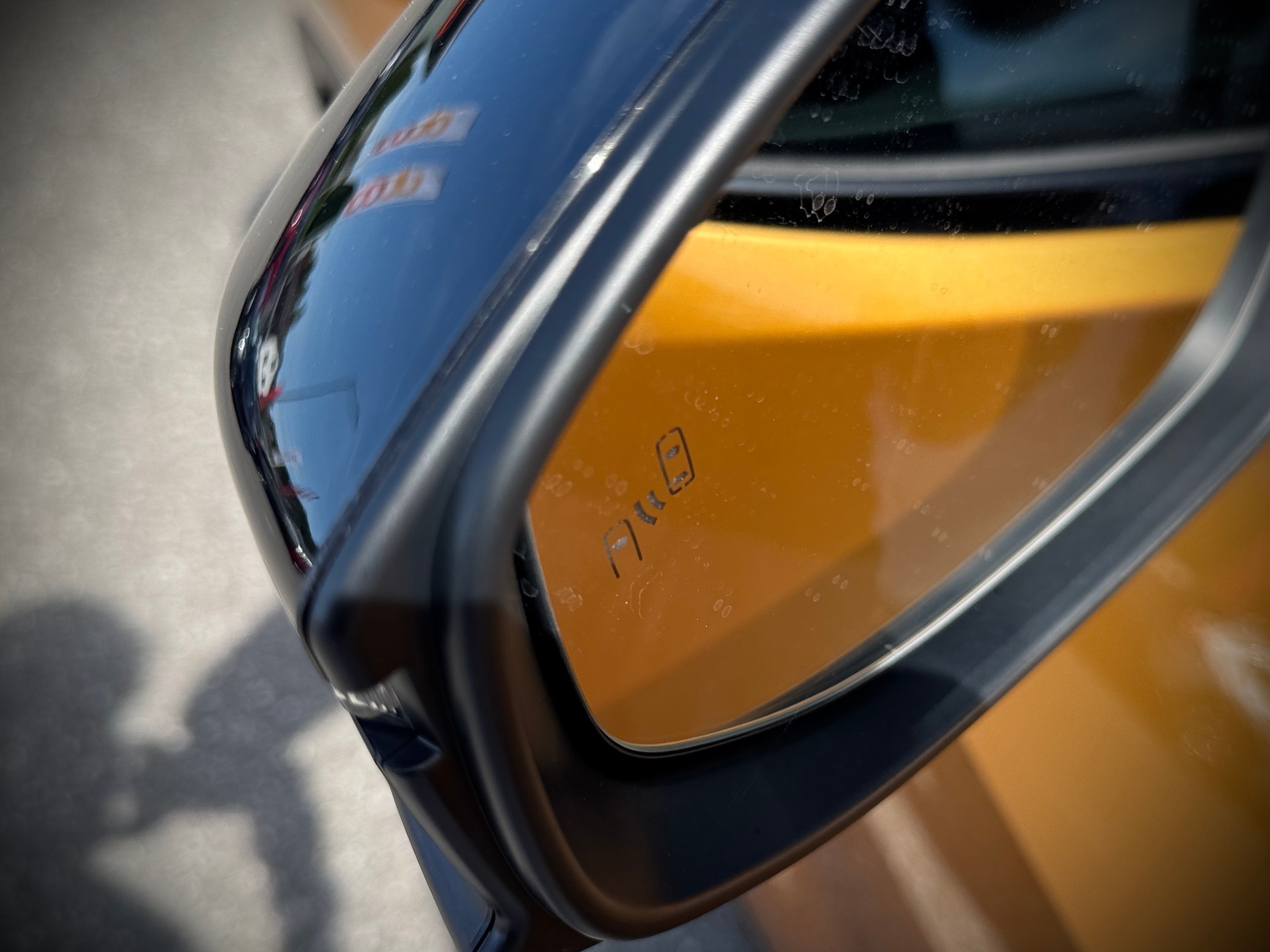 TOYOTA C-HR 2.0 PHEV CVT Swiss Edition-image-5