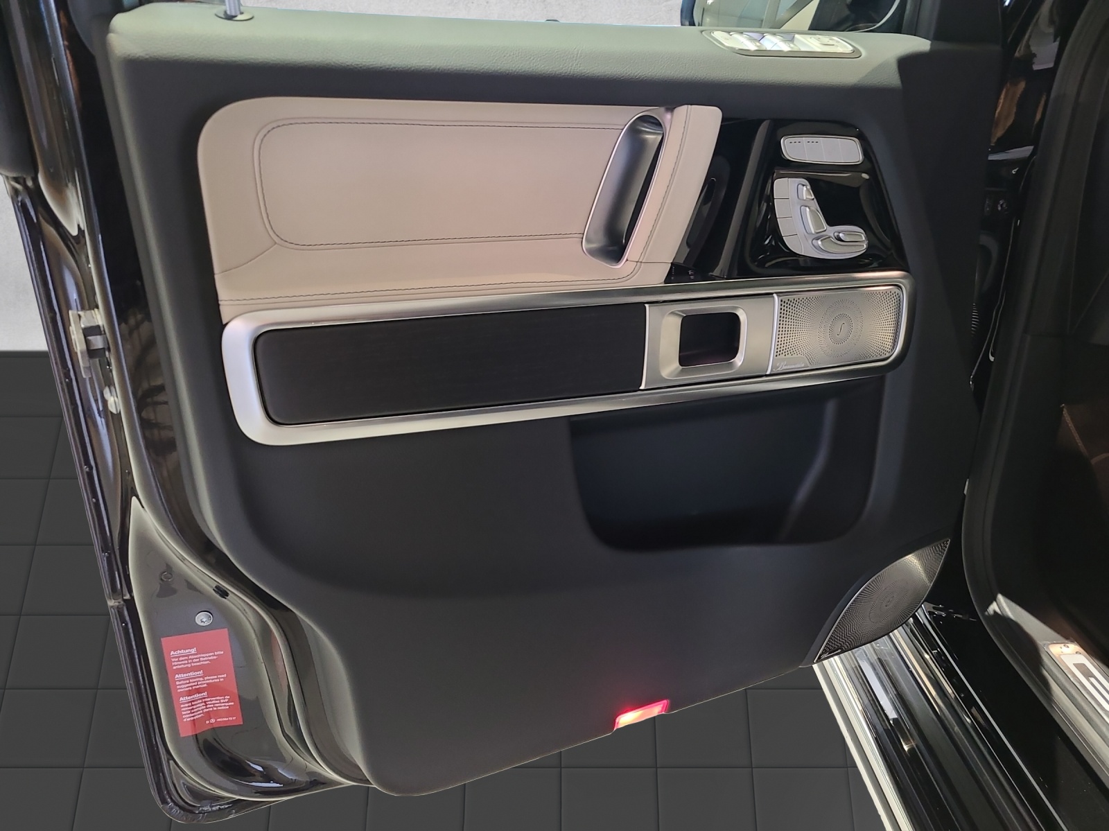 MERCEDES-BENZ G 450d 9G-Tronic-image-8