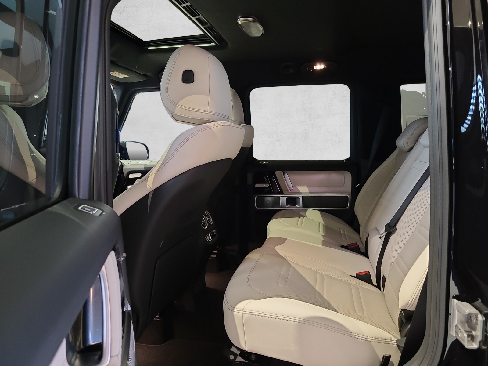 MERCEDES-BENZ G 450d 9G-Tronic-image-10