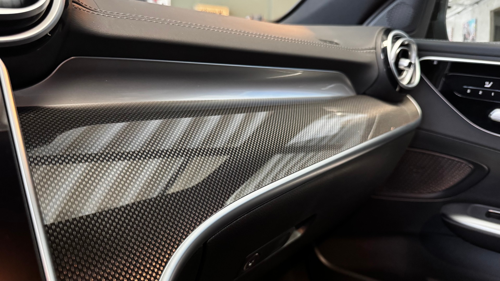 MERCEDES-BENZ C 200 AMG Line 4matic-image-12