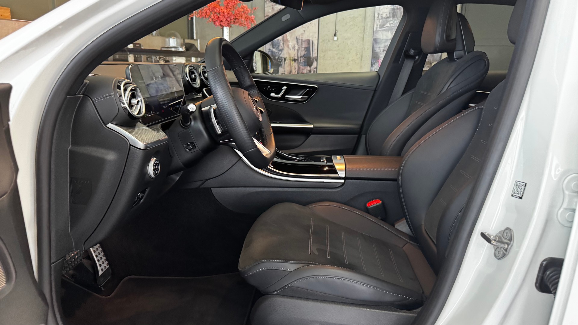 MERCEDES-BENZ C 200 AMG Line 4matic-image-19