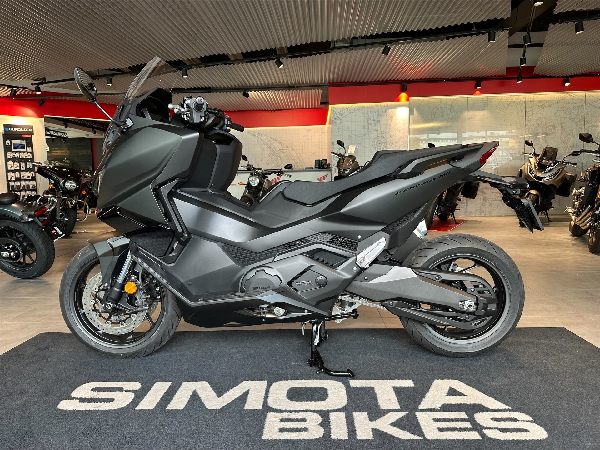 HONDA FORZA 750-image-1