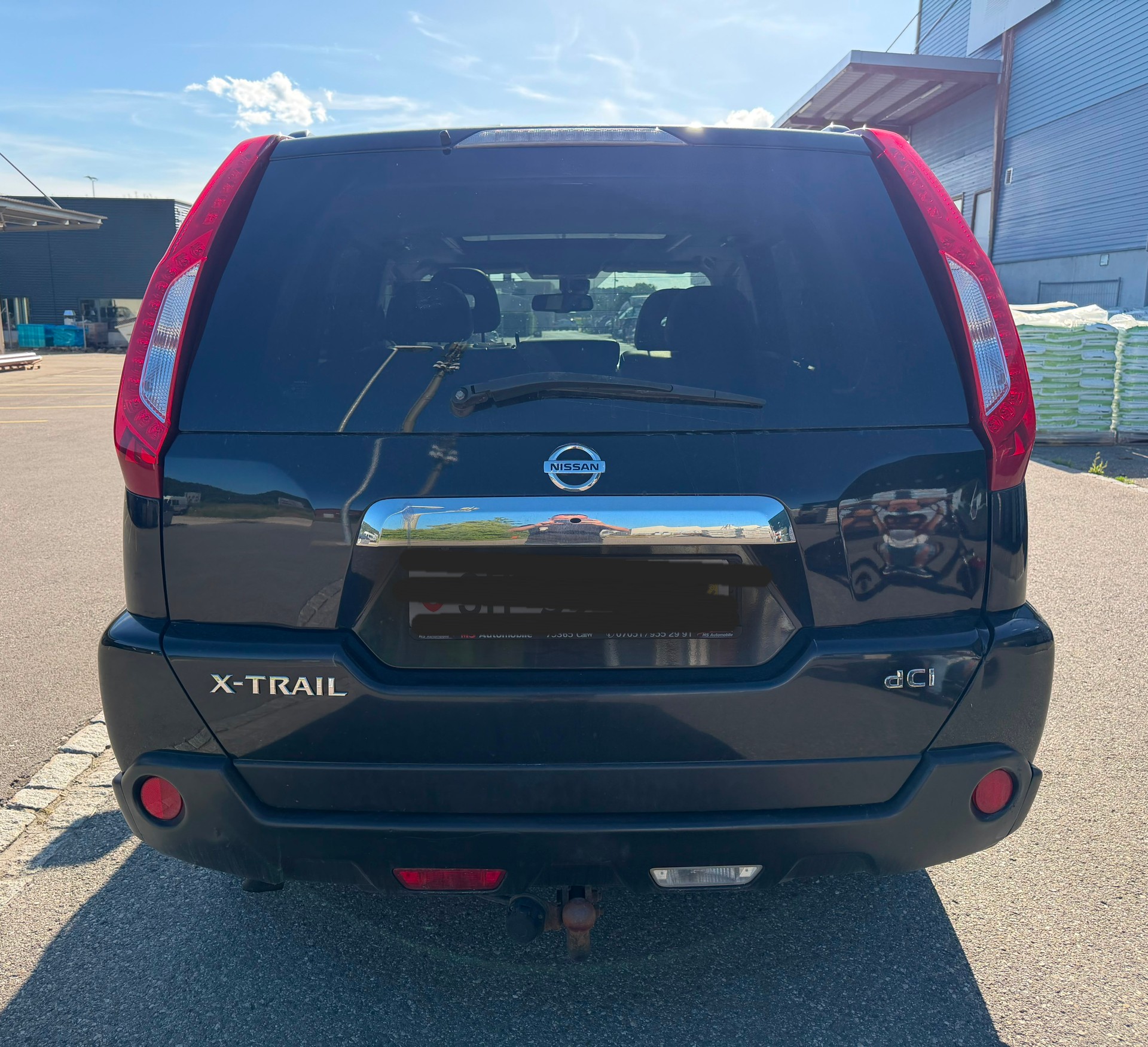 NISSAN X-TRAIL-showroom-element-3