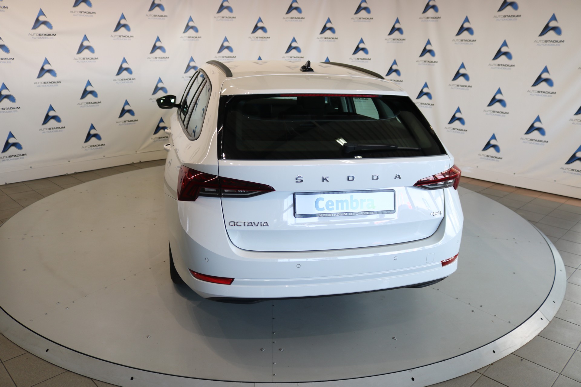 SKODA Octavia Combi 2.0 TDI DSG Ambition 4x4-image-23