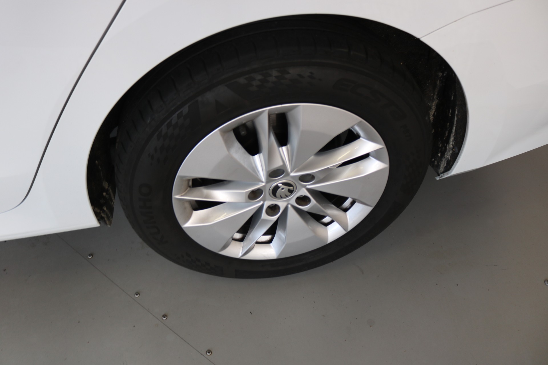 SKODA Octavia Combi 2.0 TDI DSG Ambition 4x4-image-35