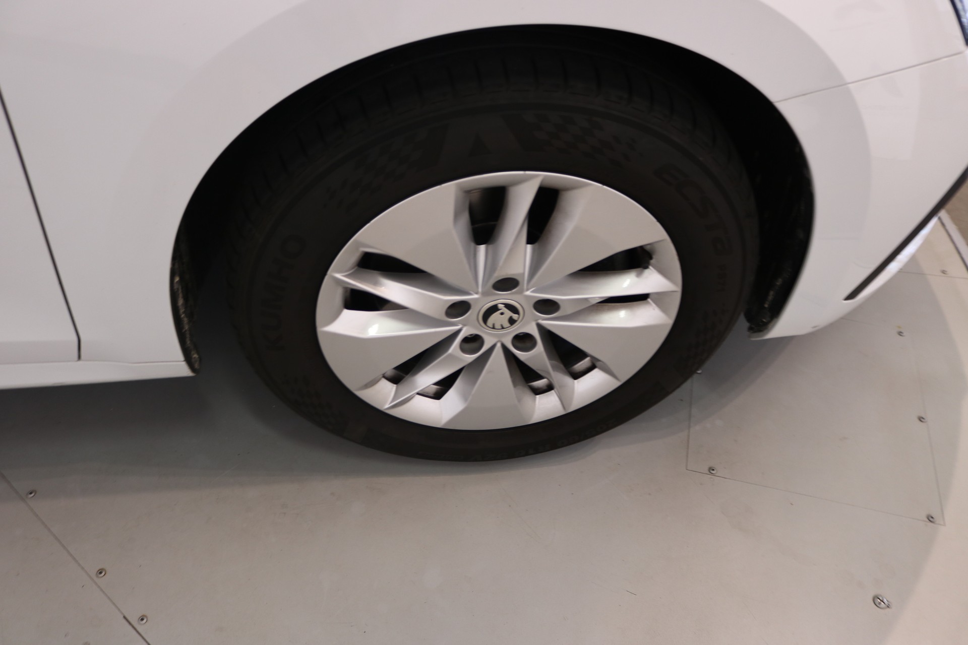SKODA Octavia Combi 2.0 TDI DSG Ambition 4x4-image-37